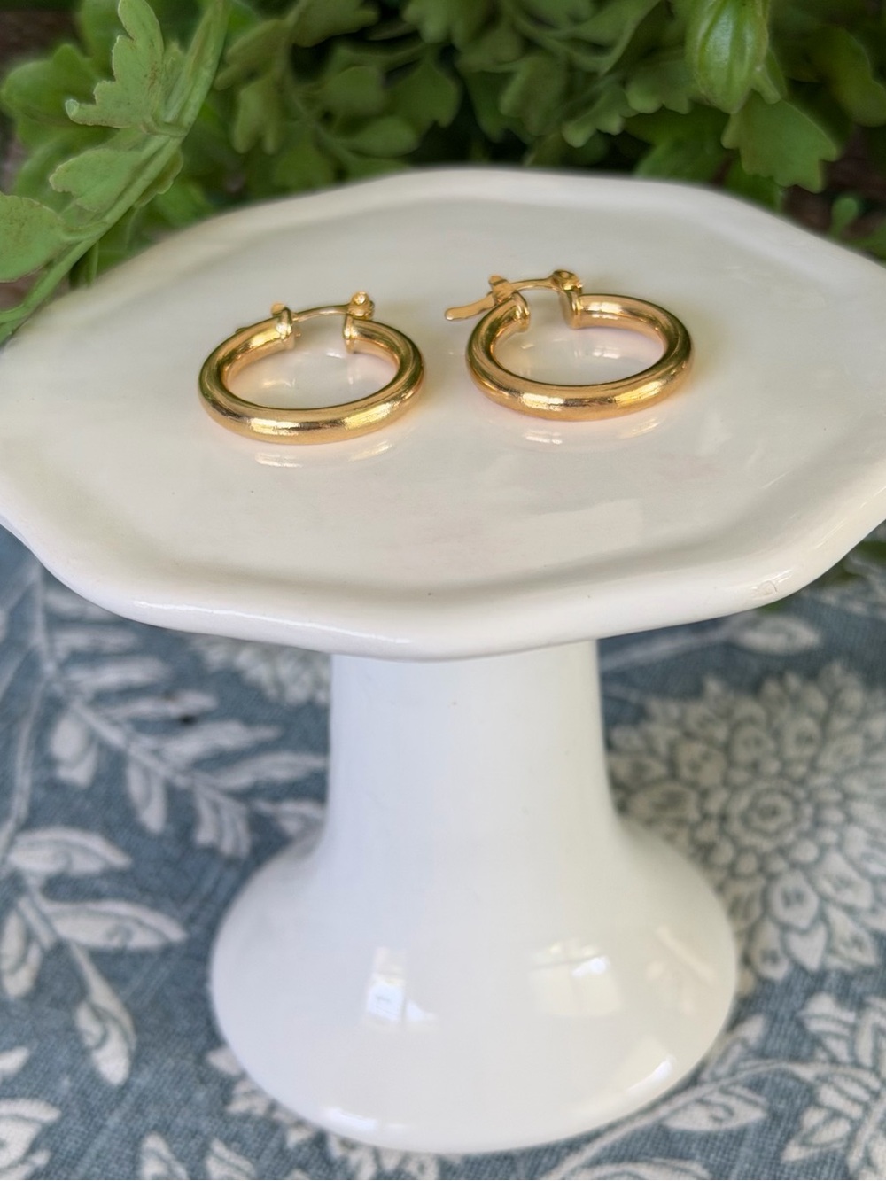 Gold Hoop Huggie Earrings - Classic Everyday Hoops